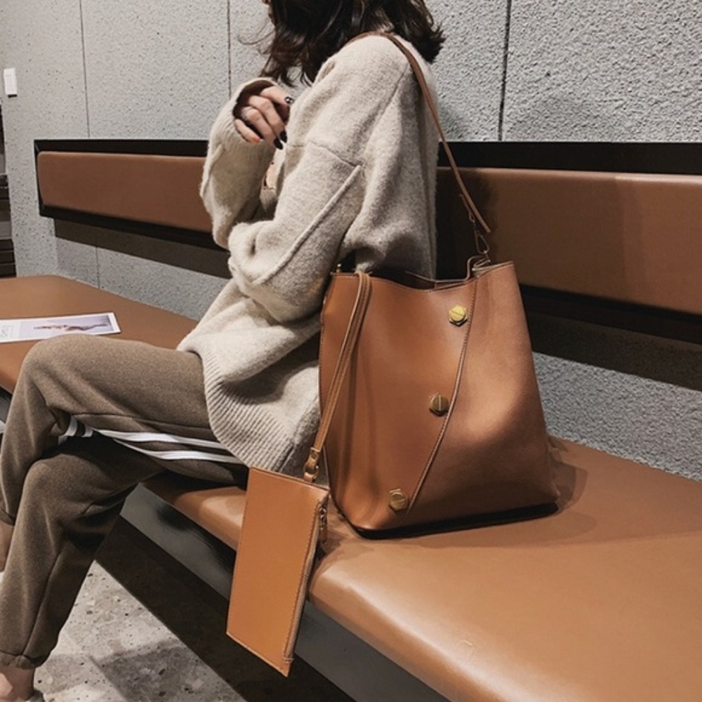 Just In! 🆕 BERLINE Rivet Bucket Bag - BROWN